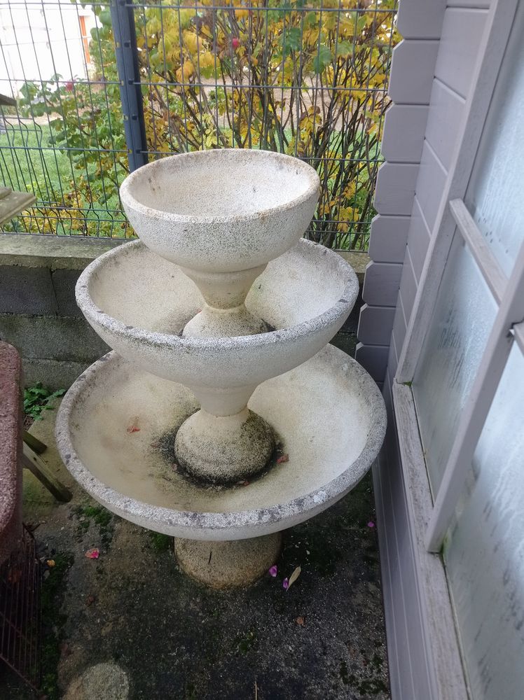 Vasque de jardin sur 3 niveaux 75 Tressange (57)