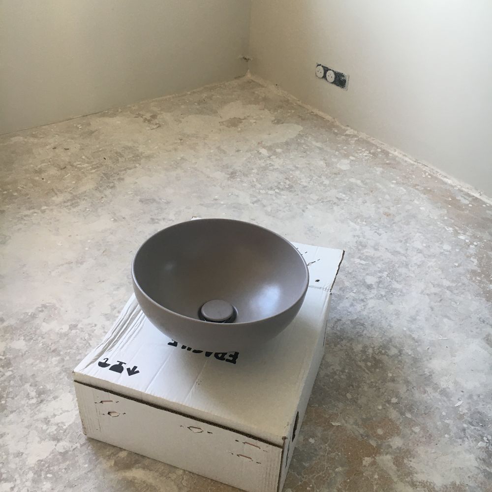 Vasque neuve ronde grise diam. 37cm 360 Suresnes (92)