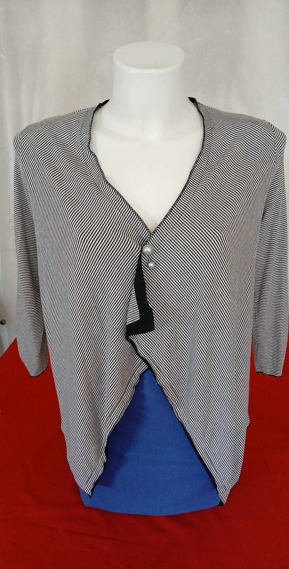 AG-ve06 gilet/cardigan � rayures T1 ou 16 ans 9 Toulon (83)