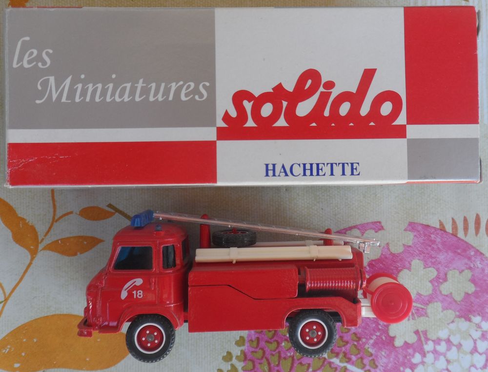 V�hicule de pompier 
SOLIDO neuf dans sa boite d'origine
1/5 25 Castries (34)