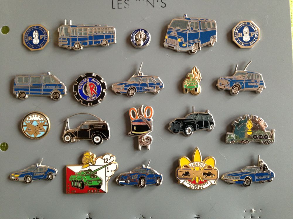 pin's v�hicules gendarmerie 5 Saint-Vallier (71)