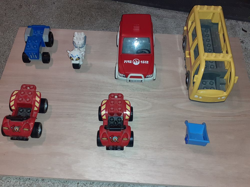 7 v�hicules l�go 20 Roanne (42)