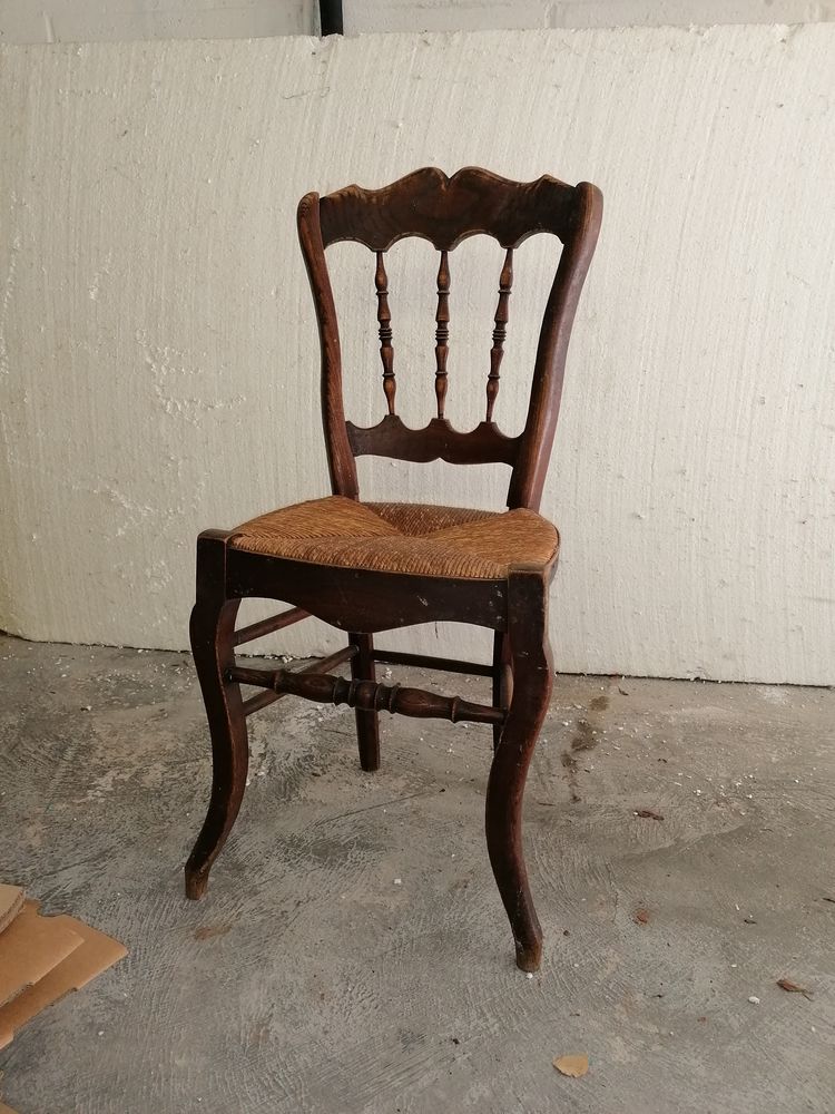 VEILLE CHAISE PAILL�E BON ETAT 10 Montigny-en-Ostrevent (59)