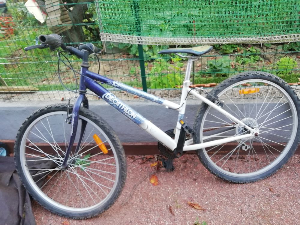 velo vtt 26pouces 21vitesses 3 au plateau 7 a l arrierea gue 40 Gu�nange (57)