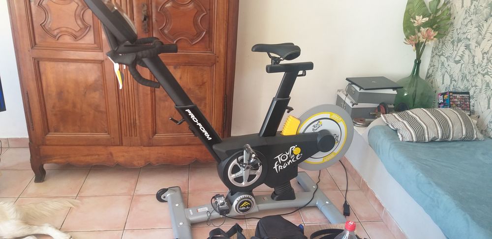 velo d appartement conect� 750 Cassis (13)