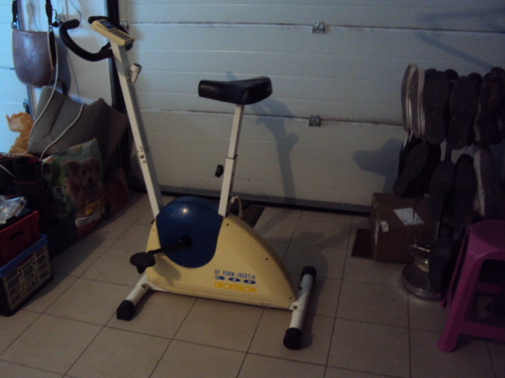 velo d'appartement Decathlon, bon �tat 30 Vouill� (79)