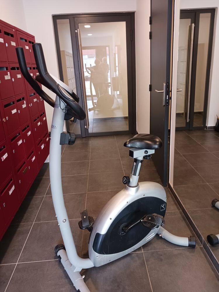 Velo d'Appartement   DOMYOS   60 Armenti�res (59)