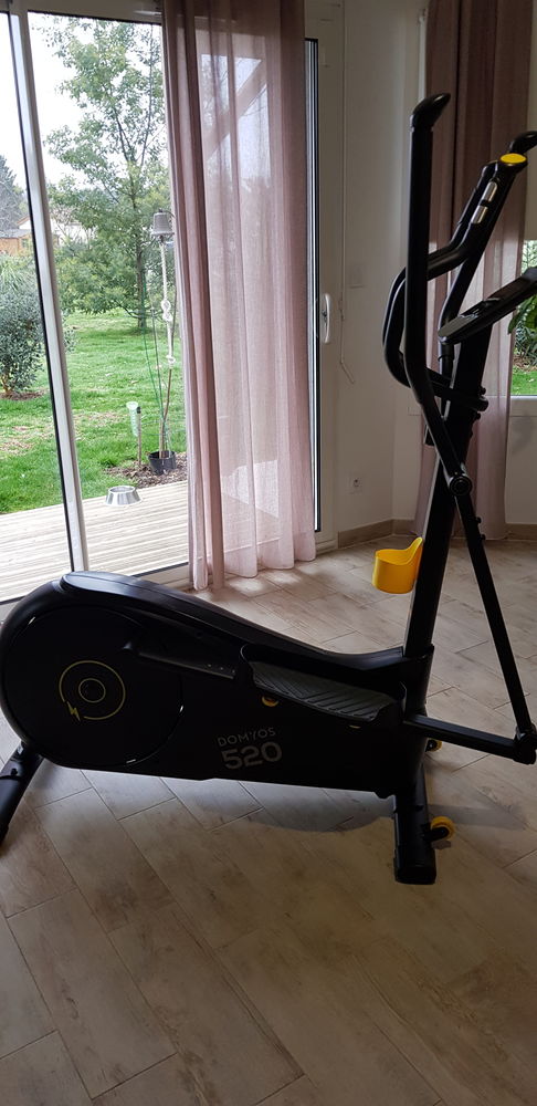 V�lo d'appartement elliptique DOMYOS 250 Montpon-M�nest�rol (24)