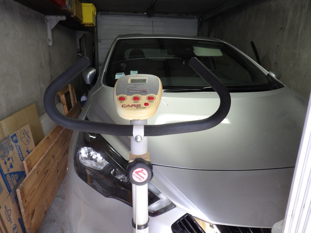 VELO D'APPARTEMENT de la marque CARE 0 Laval (53)