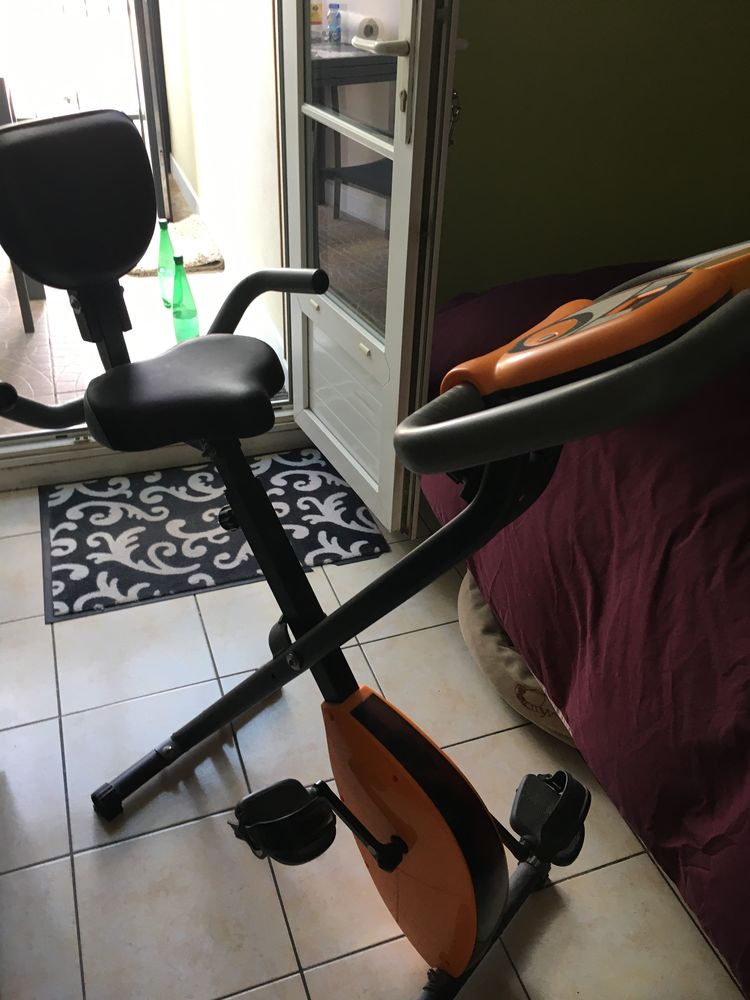 V�lo d'appartement pliant avec facture 80 Persan (95)