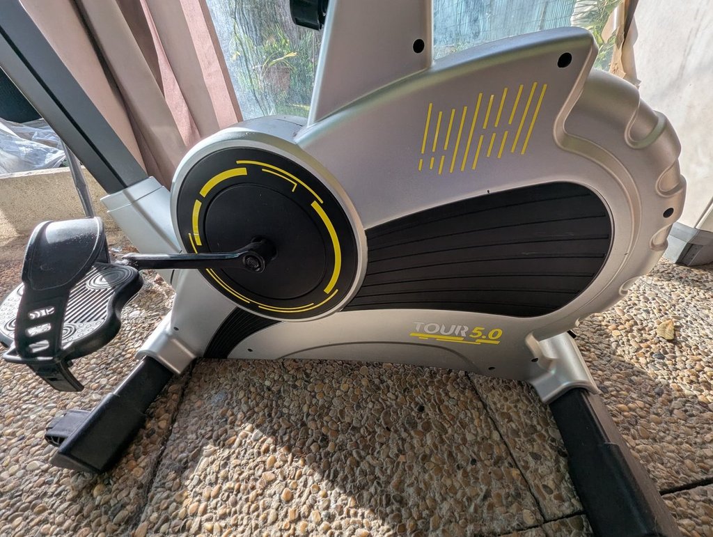 V�lo d'appartement TOUR 5.0 gris/noir 140 Carros (06)