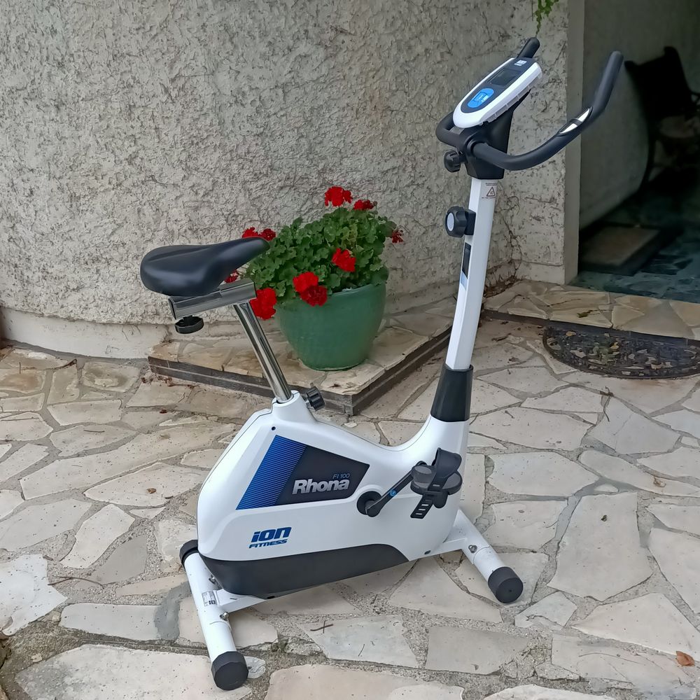 v�lo d'appartement tr�s peut servi  marque BK I102 120 Tremblay-en-France (93)