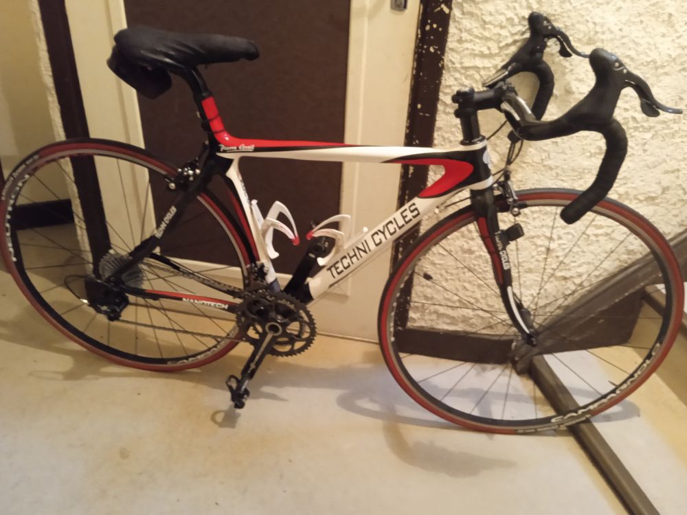 V�lo de course carbone technicycles, 650 Dore-l'�glise (63)