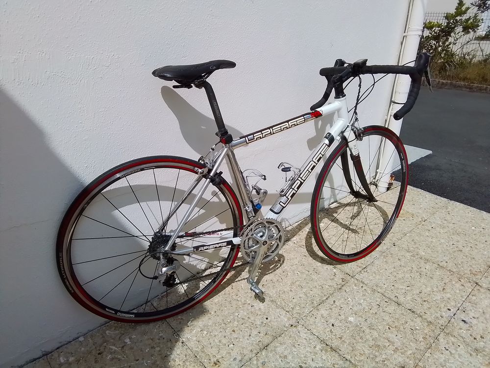 Velo de course lapierre de taille M ( 1m74)
Tr�s bon �tat 150 Rochefort (17)