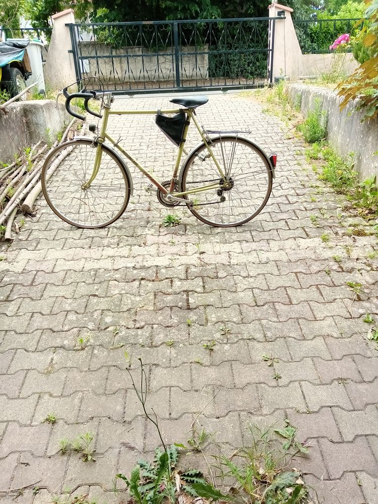 V�lo de course Motob�cane 150 Bourg-de-P�age (26)