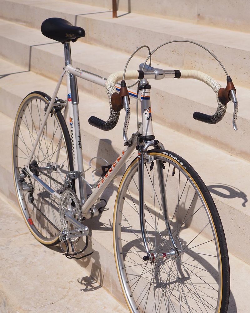 V�lo course Peugeot PSV10 650 Pantin (93)