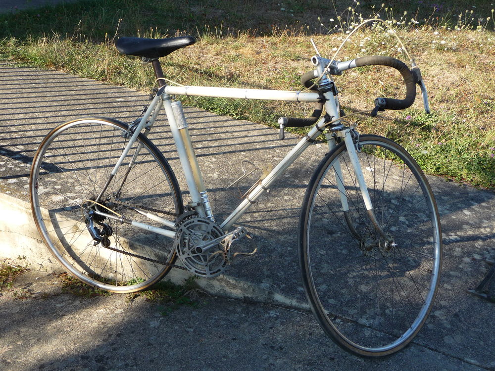 VELO de Course Vintage 124 Saint-Quentin-sur-Nohain (58)