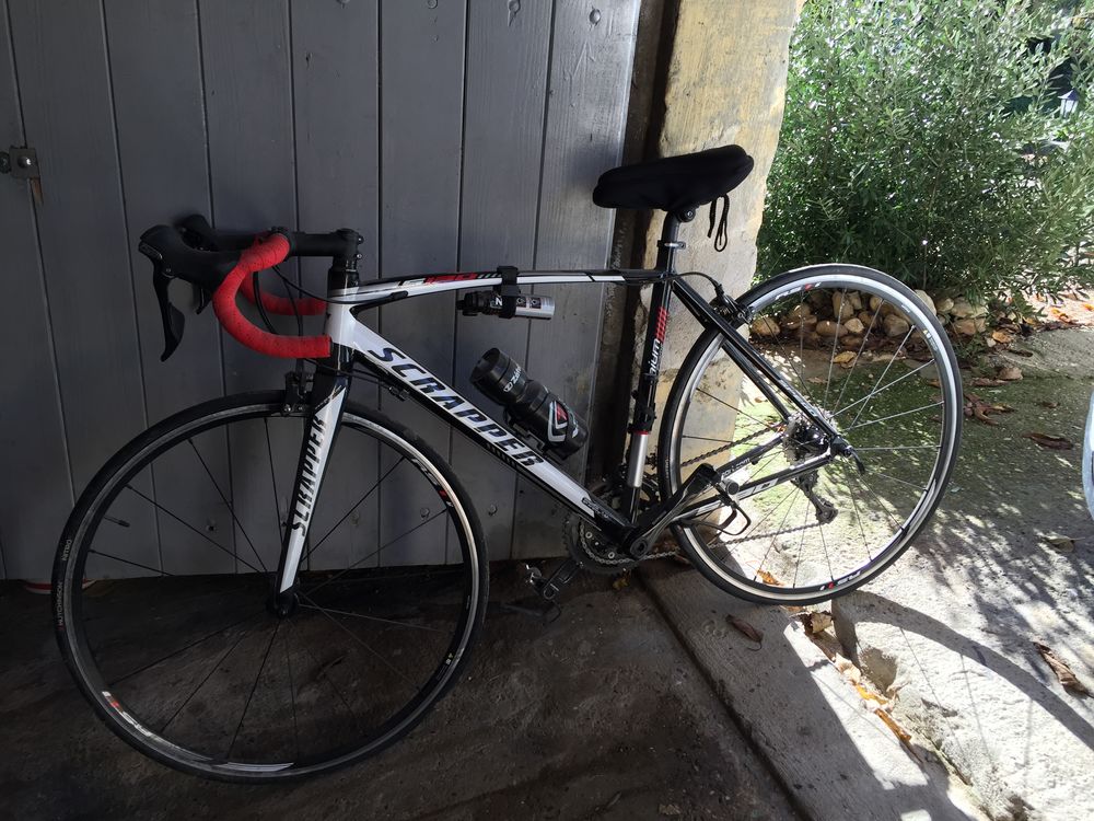 velo de course 
0 Aubignas (07)