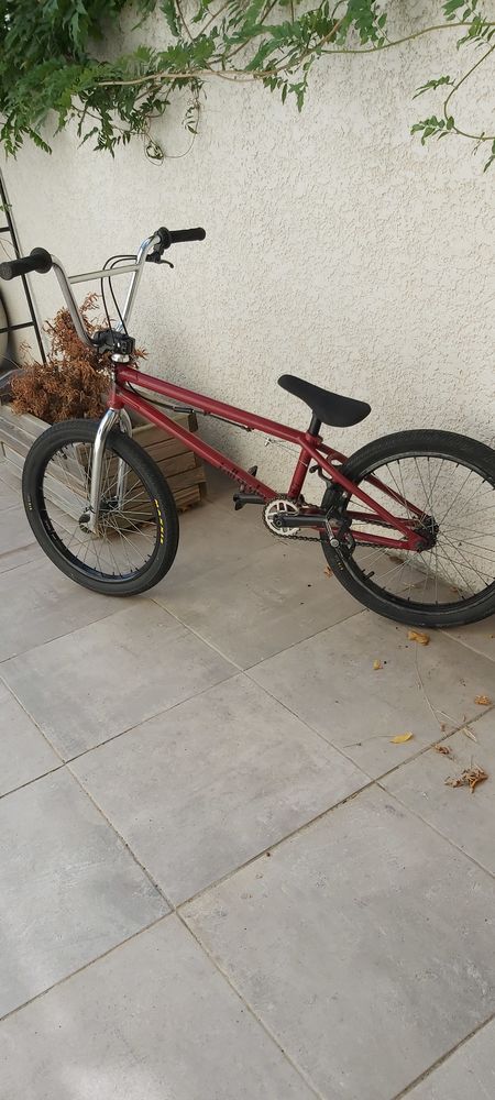 V�lo BMX Custom Tallorder 20pc 380 S�rignan (34)