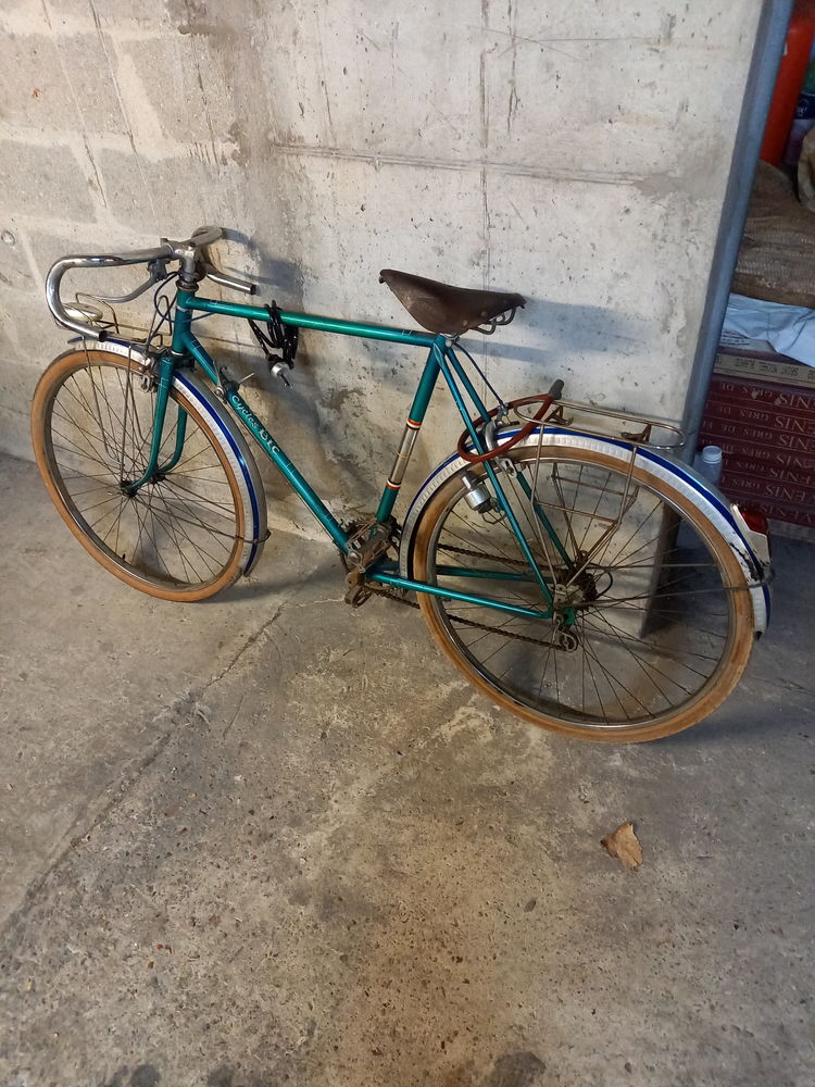  V�lo cyclotourisme  BIC ann�es 1965/1966.
200 Villiers-sur-Marne (94)