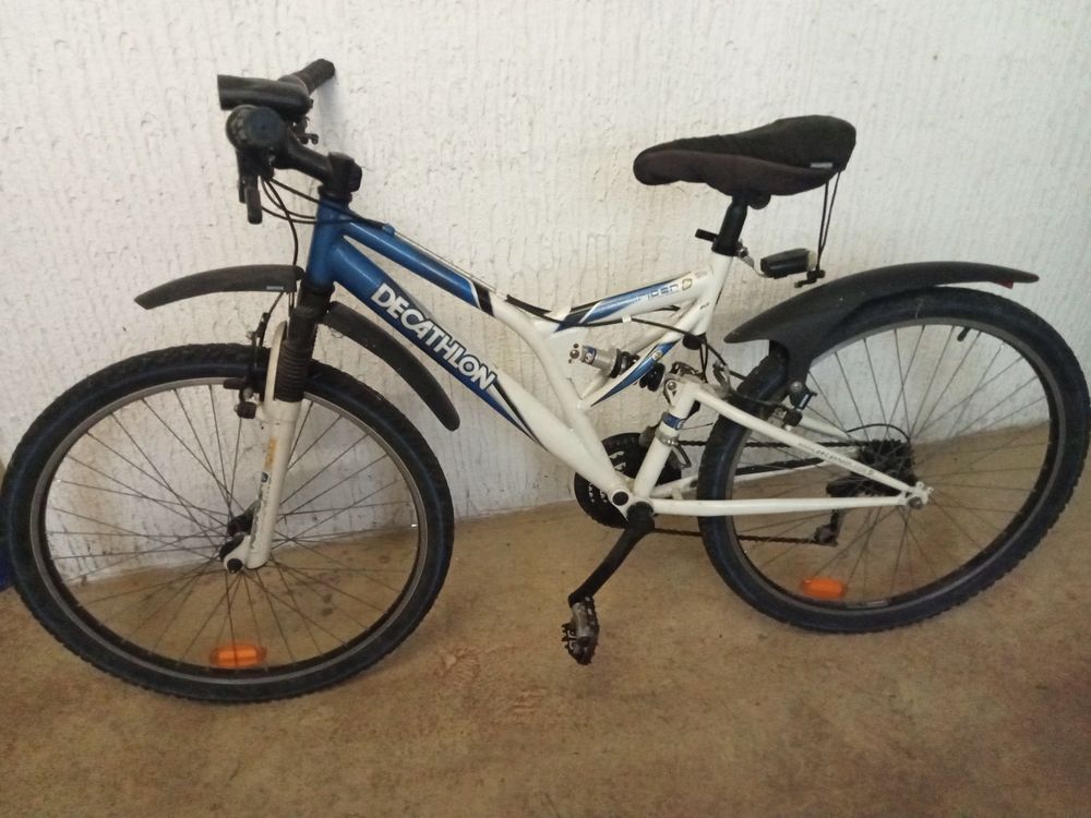 v�lo VTT DECATHLON, mod�le ROCHRIDER 120 Caluire-et-Cuire (69)