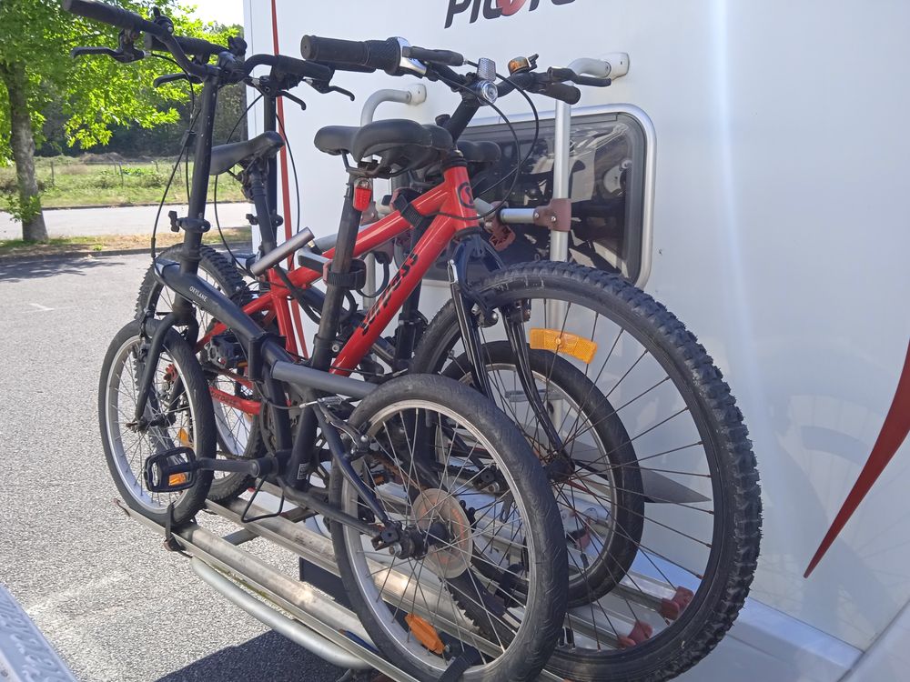 3 v�lo dont un VTT et 2 v�los de ville 200 Malansac (56)