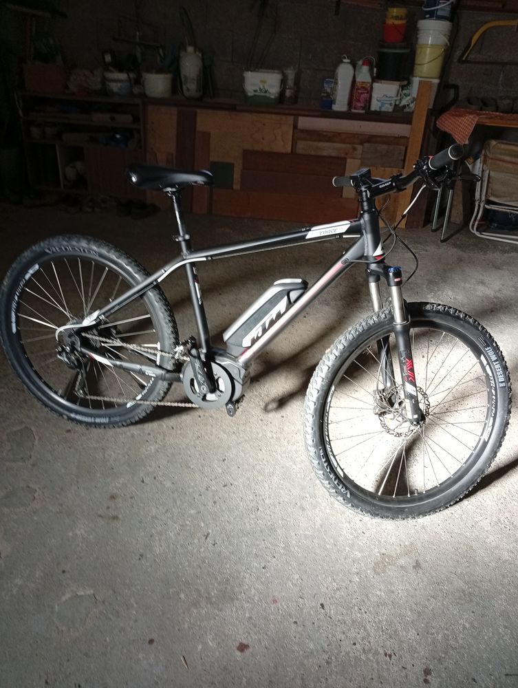 VELO KTM 
VTC Electrique  Batterie BOSCH 1000 Saint-Laurent-d'Agny (69)