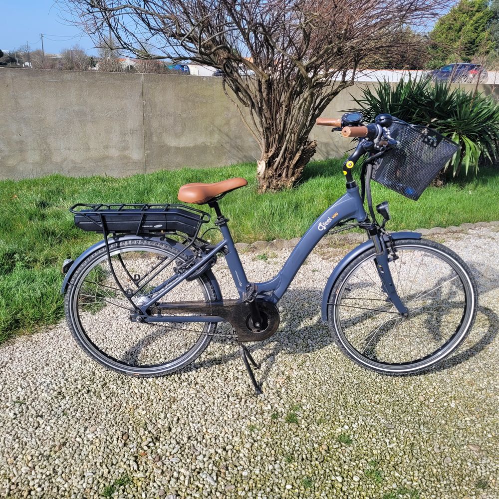 V�lo �lectrique femme  800 euros 800 Givrand (85)