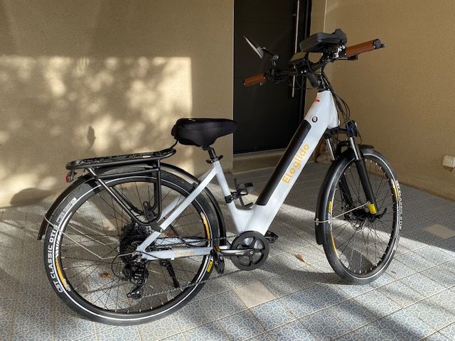 VELO ELECTRIQUE JAMAIS SERVI
Valeur neuf : 1 OOO euros 0 L�zignan-Corbi�res (11)