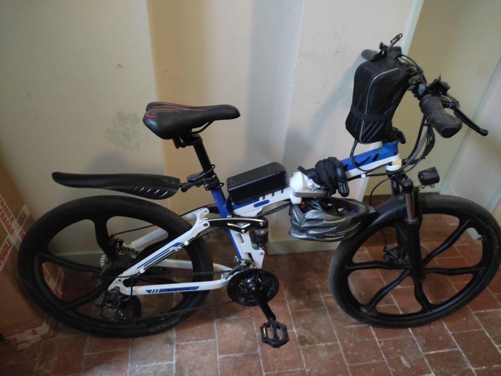 VELO ELECTRIQUE PLIANT ADULTE 700 Vanzac (17)