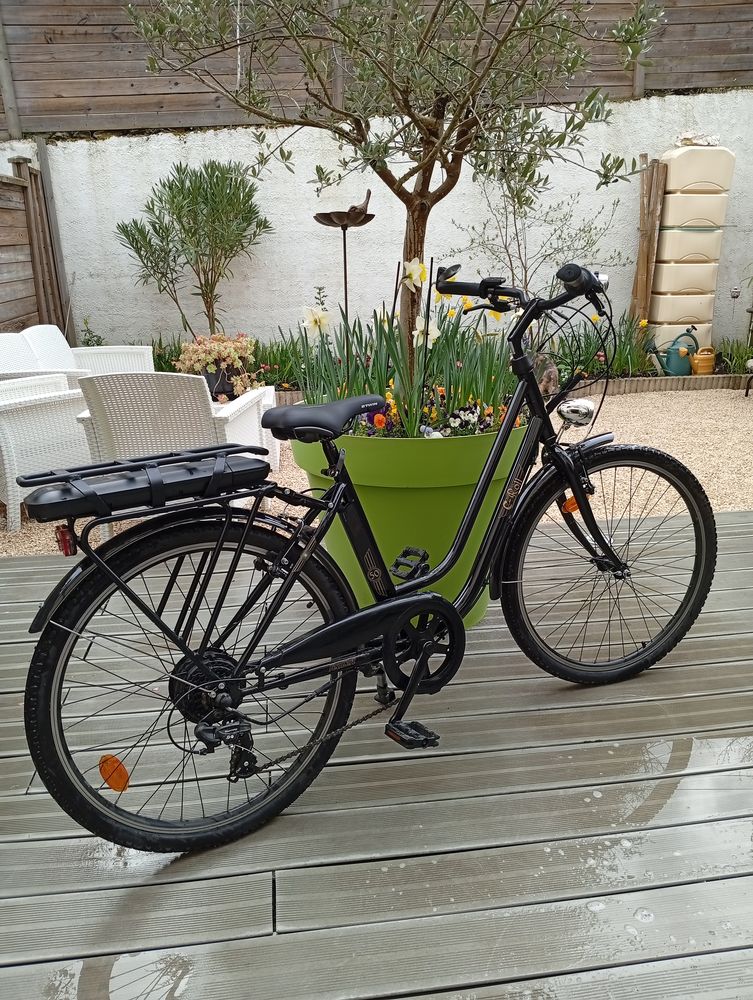 Velo �lectrique  tr�s peu servi 500 Saint-Paul-en-Jarez (42)