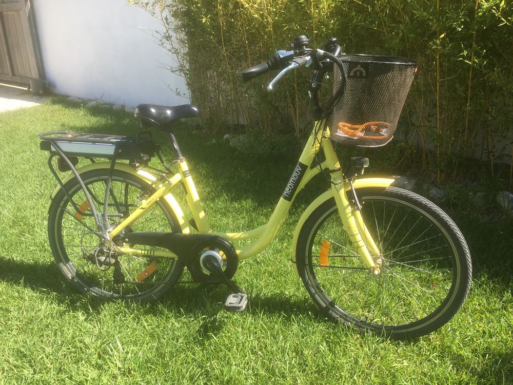 VELO ELECTRIQUE 400 Sainte-Marie-de-R� (17)