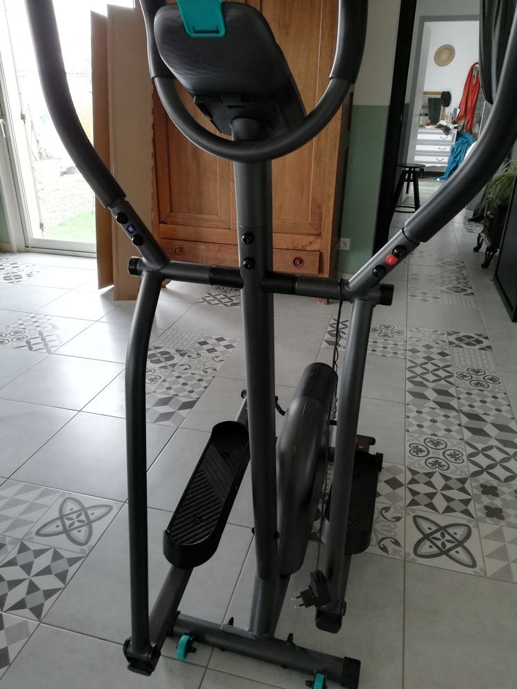 Velo elliptique decathlon excellent �tat 70 Apt (84)