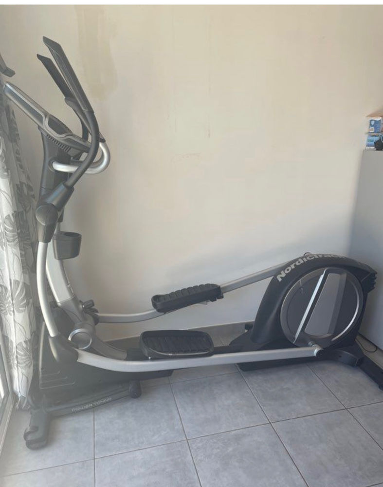 V�lo elliptique Norditrack SE7I 
700 Mauregard (77)
