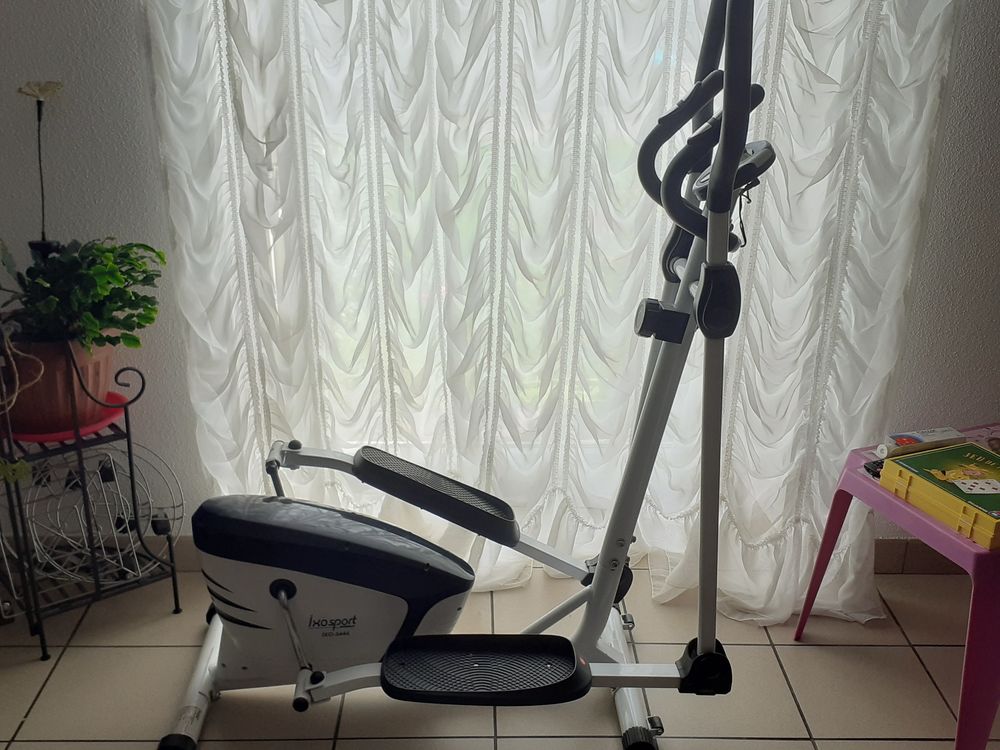 V�lo elliptique 150 Rugney (88)