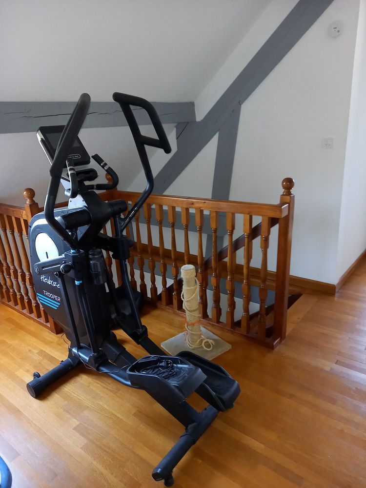 V�lo �lliptique. 990 Botans (90)