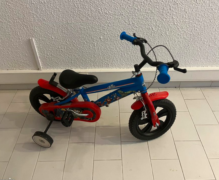 V�lo enfant Avengers 30 Cannes La Bocca (06)