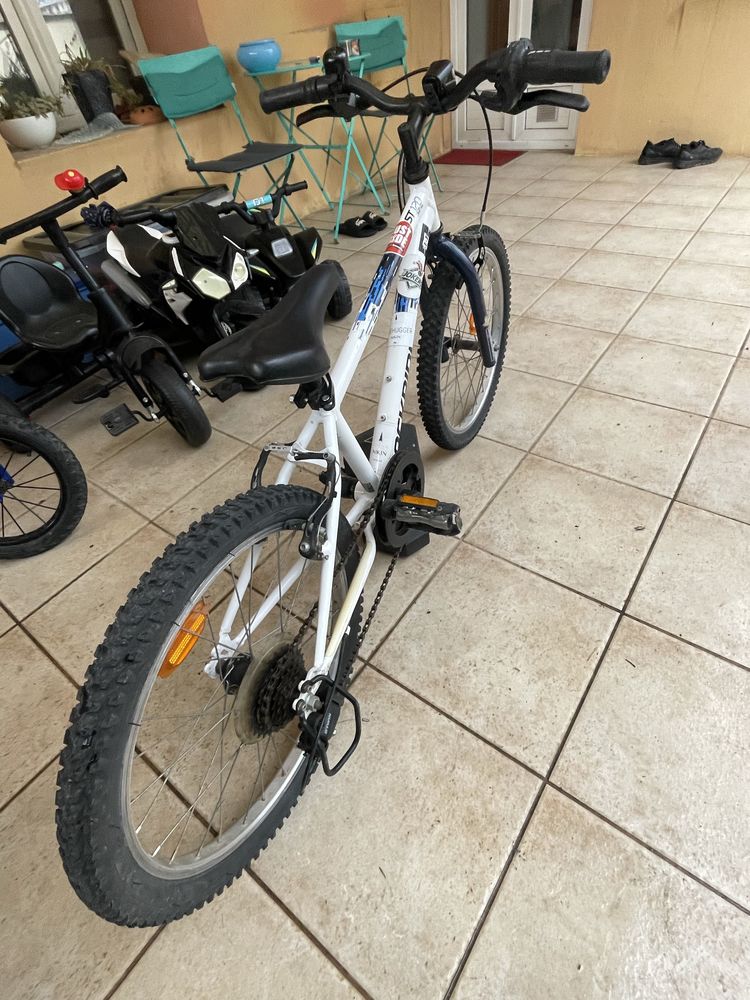 v�lo vtt enfant marque d�cathlon 6 vitesse 55 La Seyne-sur-Mer (83)