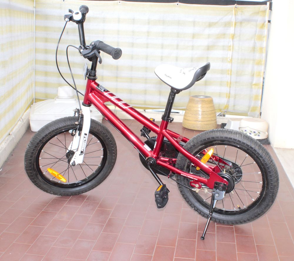 vélo enfant a  vendre très  bon état tout neuf  45 Cagnes-sur-Mer (06)