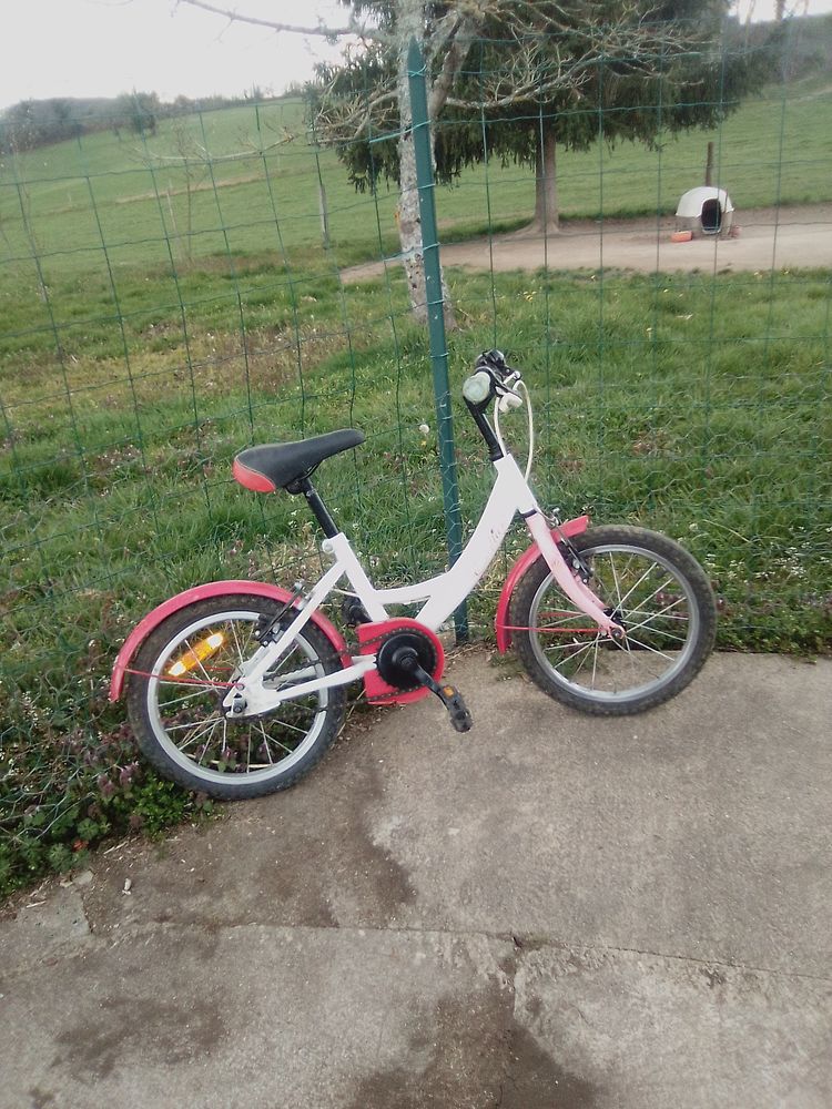 V�lo enfant. 35 Saint-Agnant-de-Versillat (23)