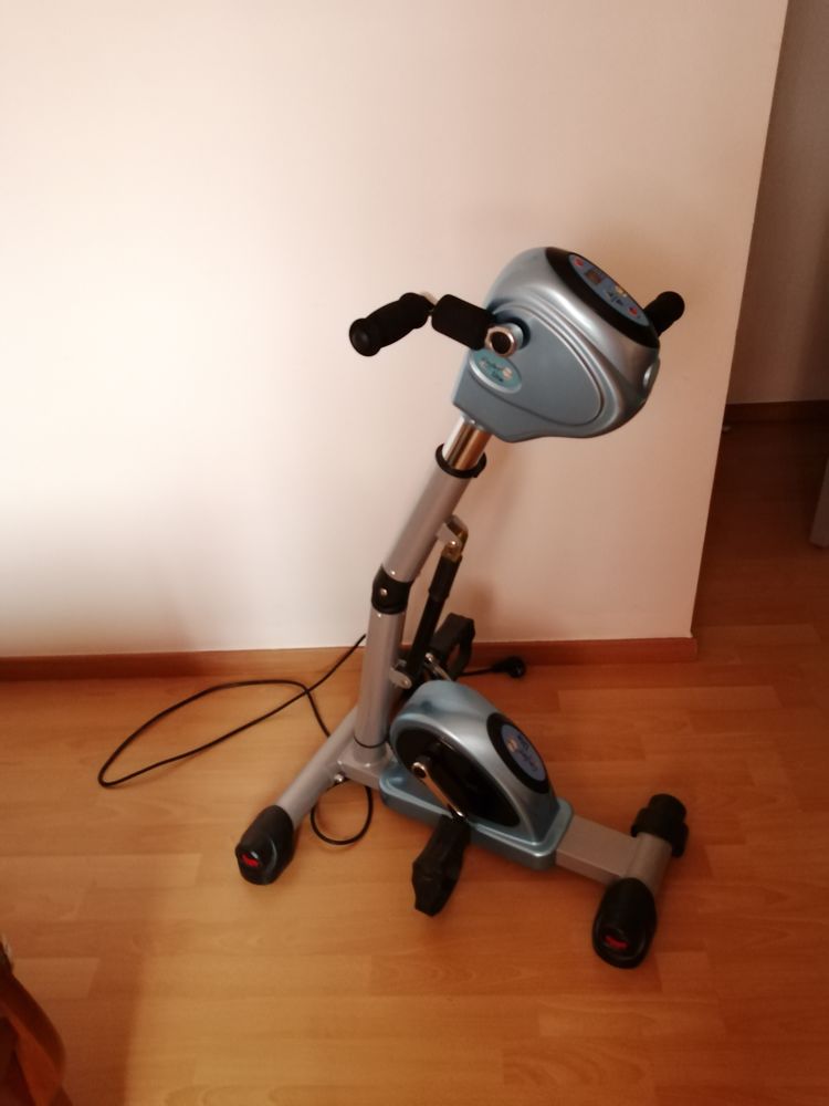 velo d'exercice motorise
entrainement bras et jambes 200 Louvign� (53)