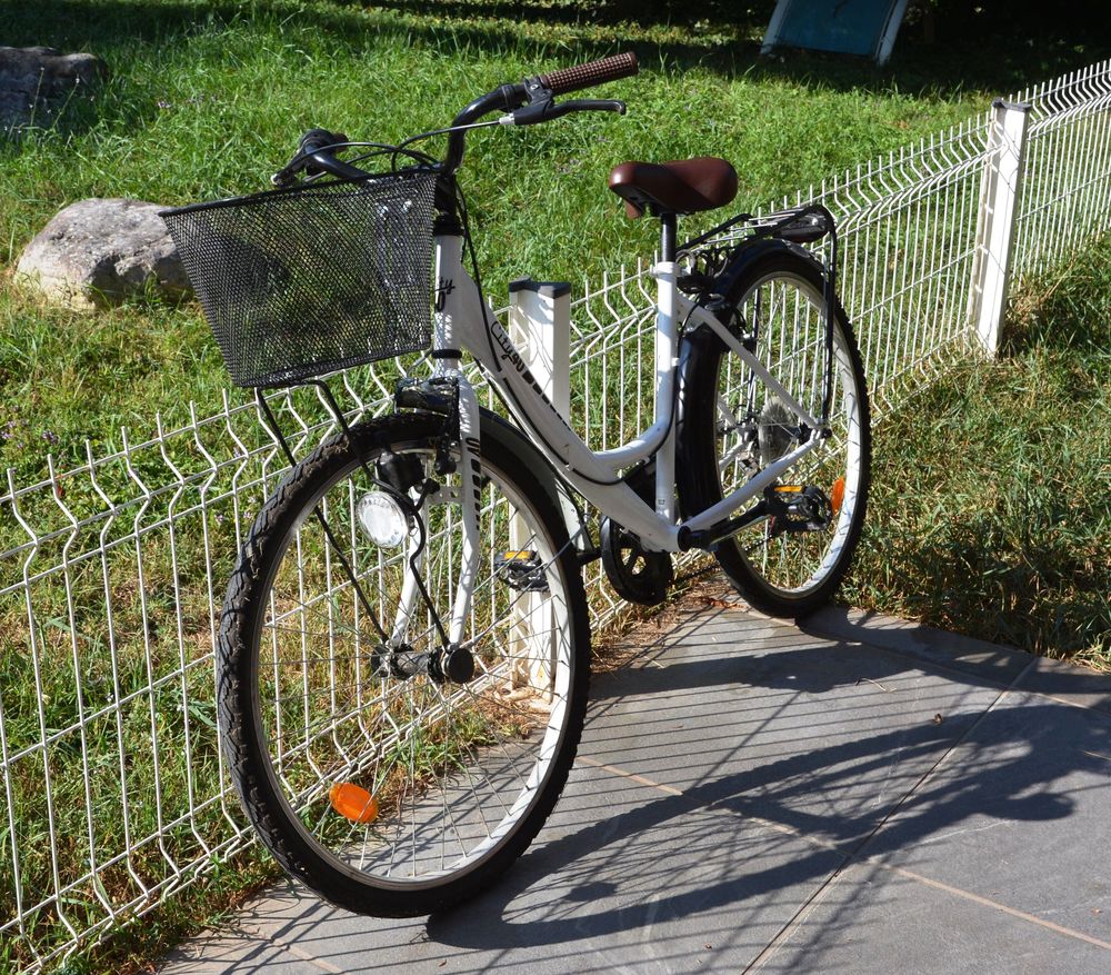 V�lo femme blanc 80 Creys-M�pieu (38)