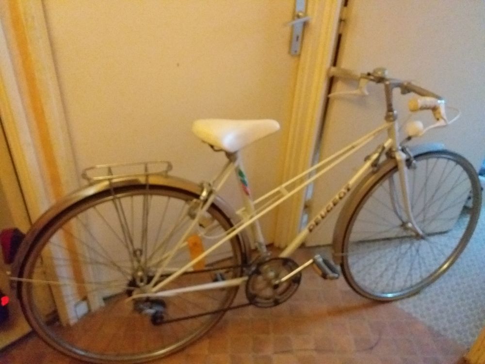 av v�lo femme blancs Peugeot 50 Pau (64)
