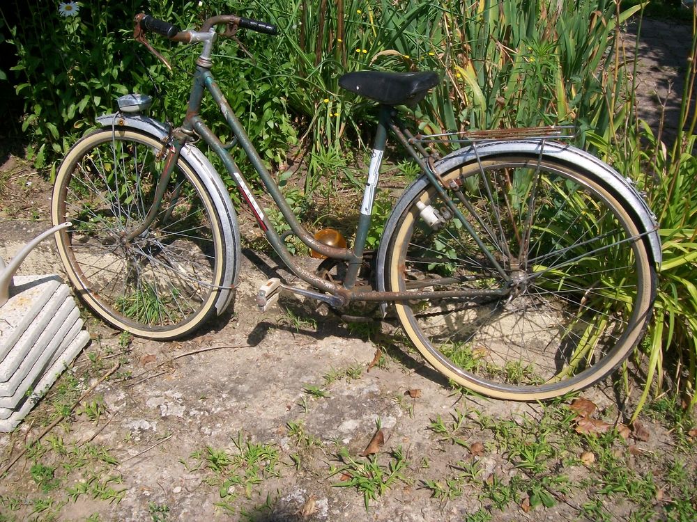 V�lo femme collection ann�es 50. 45 Marign�-Laill� (72)