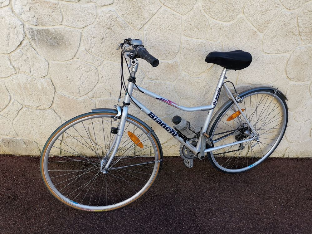 v�lo femme 1/2 course tr�s bon �tat marque BIANCI 70 La Tessoualle (49)