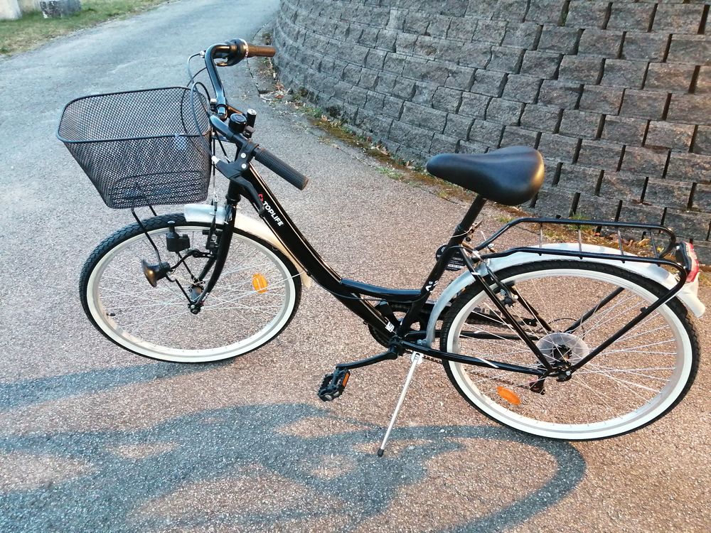 VELO FEMME NEUF 100 Montr�al-la-Cluse (01)