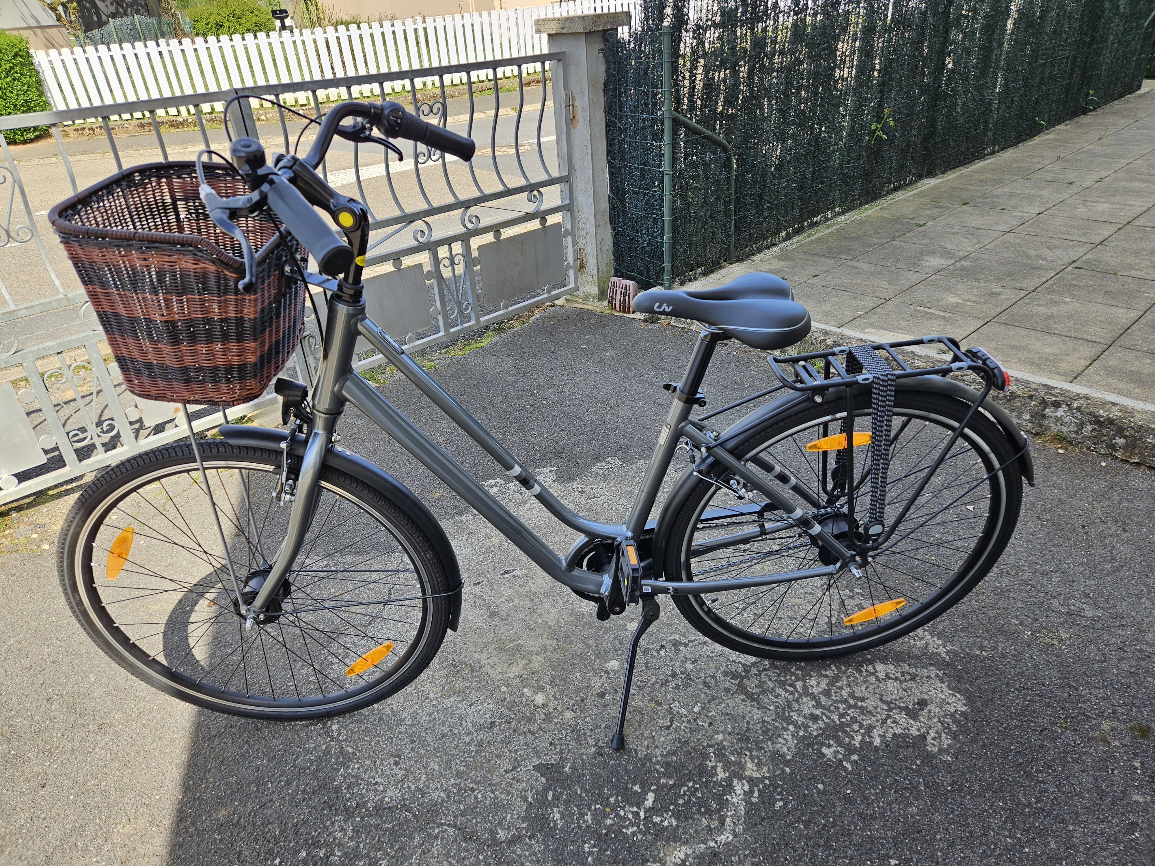 VELO DE FEMME TOURISME 400 Floing (08)