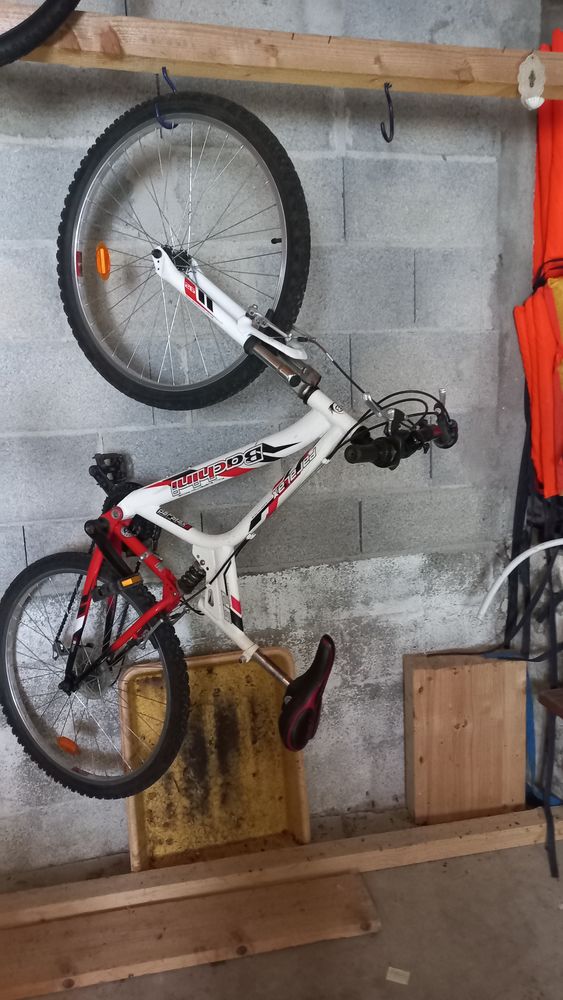 v�lo fille gar�on ados 75 Benet (85)