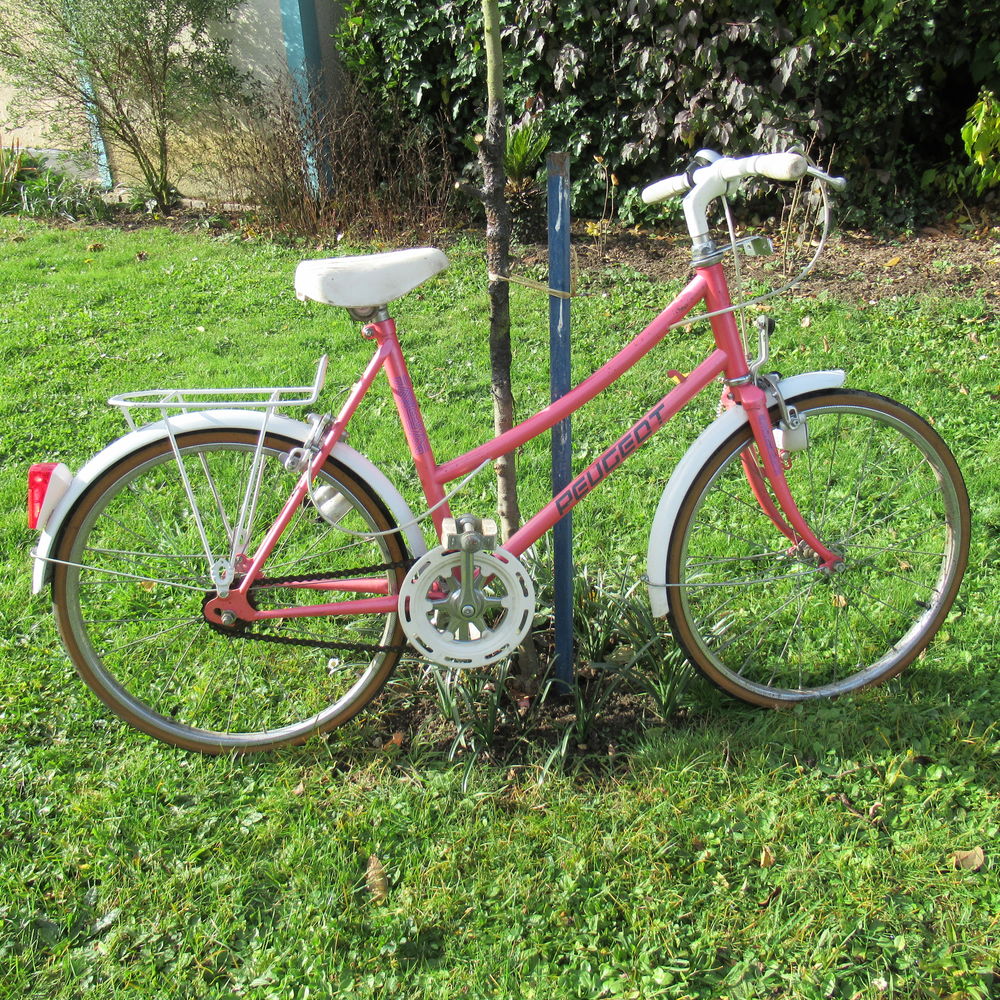 Vélo fille rose (Peugeot) ? Vintage (année 90) 70 Langé (36)