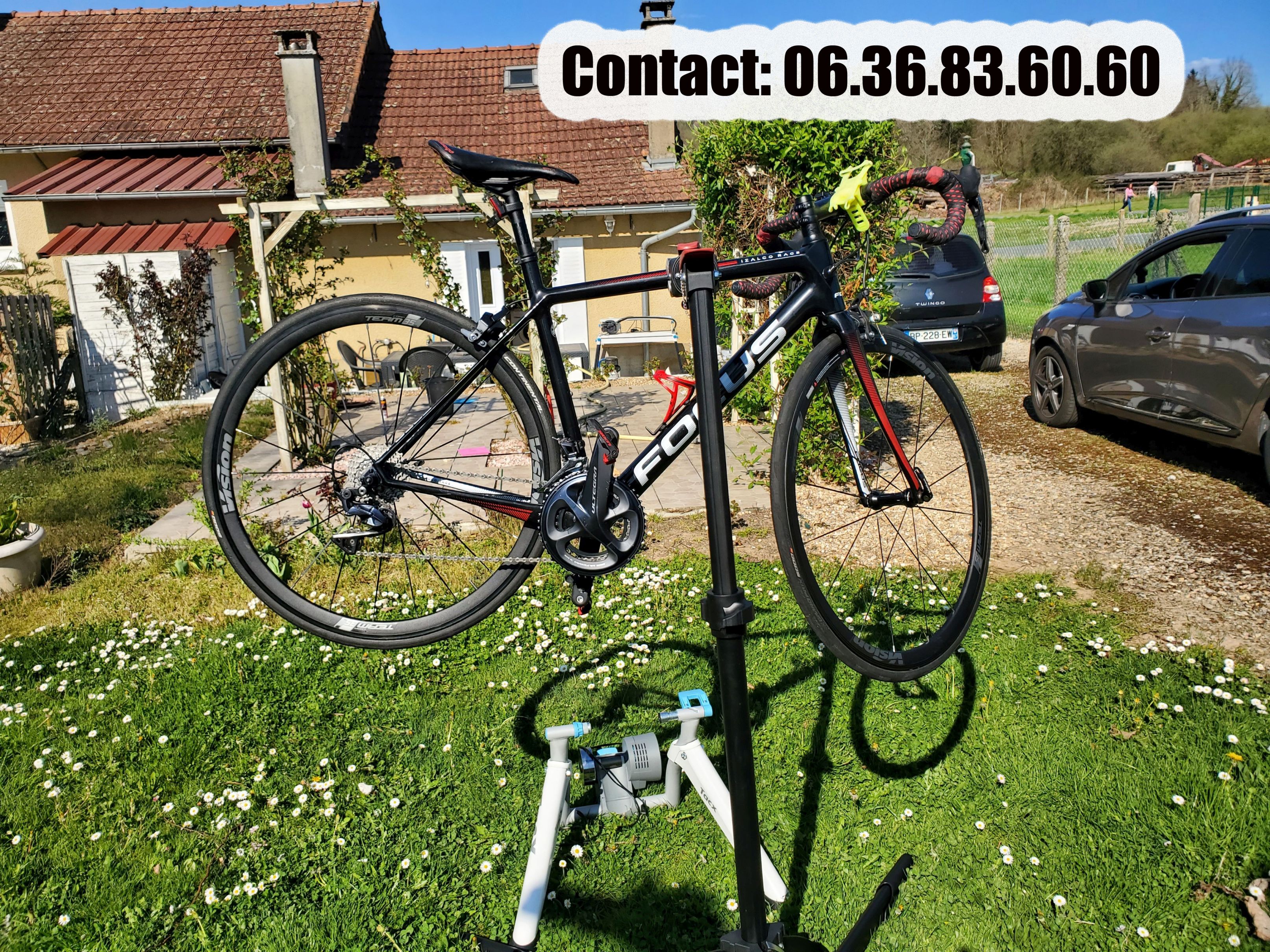 Velo FOCUS tout carbone shimano ULTEGRA
avec accessoires
1800 Meuzac (87)